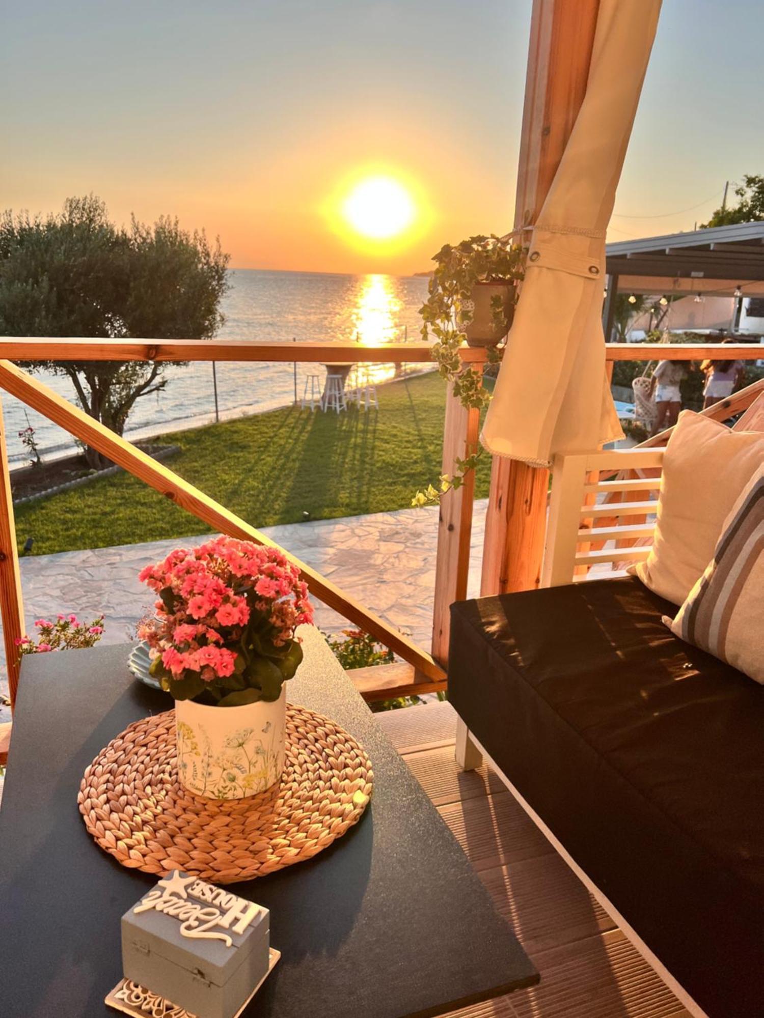 Beachfront Villa Athina Vergia Extérieur photo